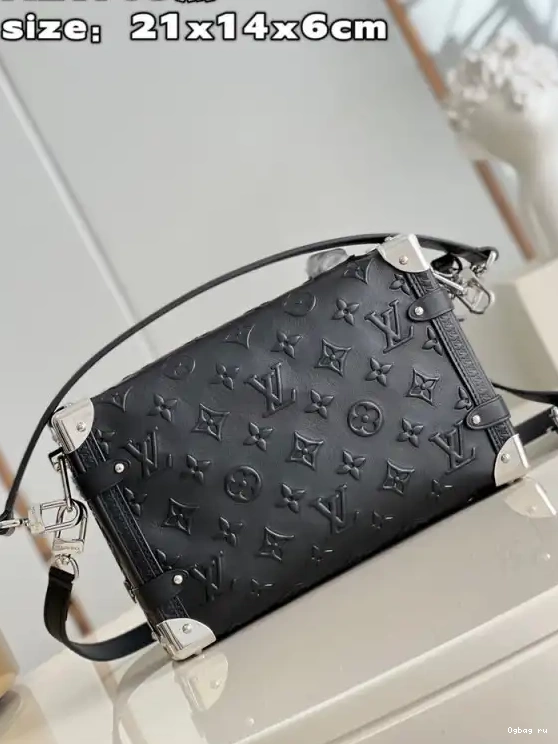 MM VUITTON TRUNK LOUIS SIDE 0425